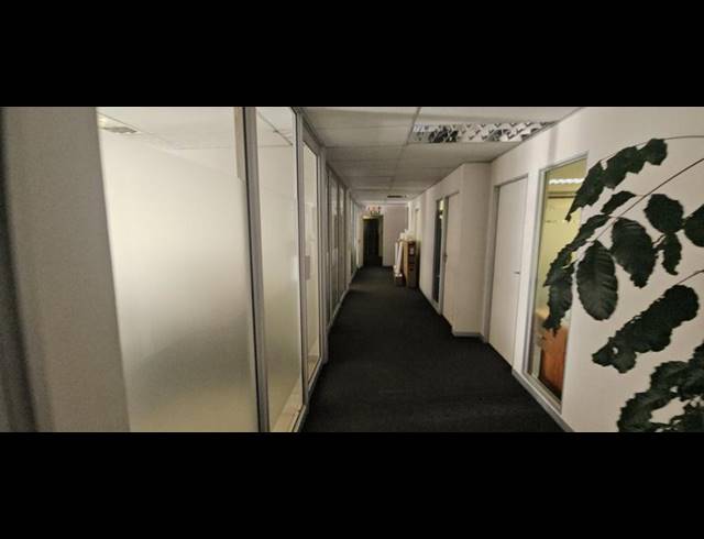 BUSINESS PROPERTY TO RENT IN HALFWAY GARDENS